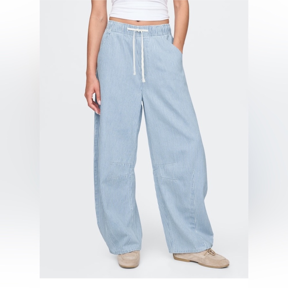 Gap Mid Rise UltraSoft Denim Stripe Easy Horseshoe Jeans